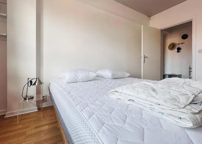 2 Bedroom Cozy In Appartement Oostende